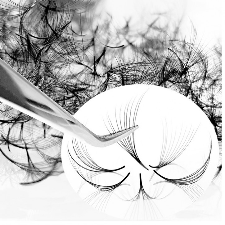 500 Premade Fans for Eyelash Extensions, 10D, knot-free | 0.05mm thin | 11mm long | C-Curl